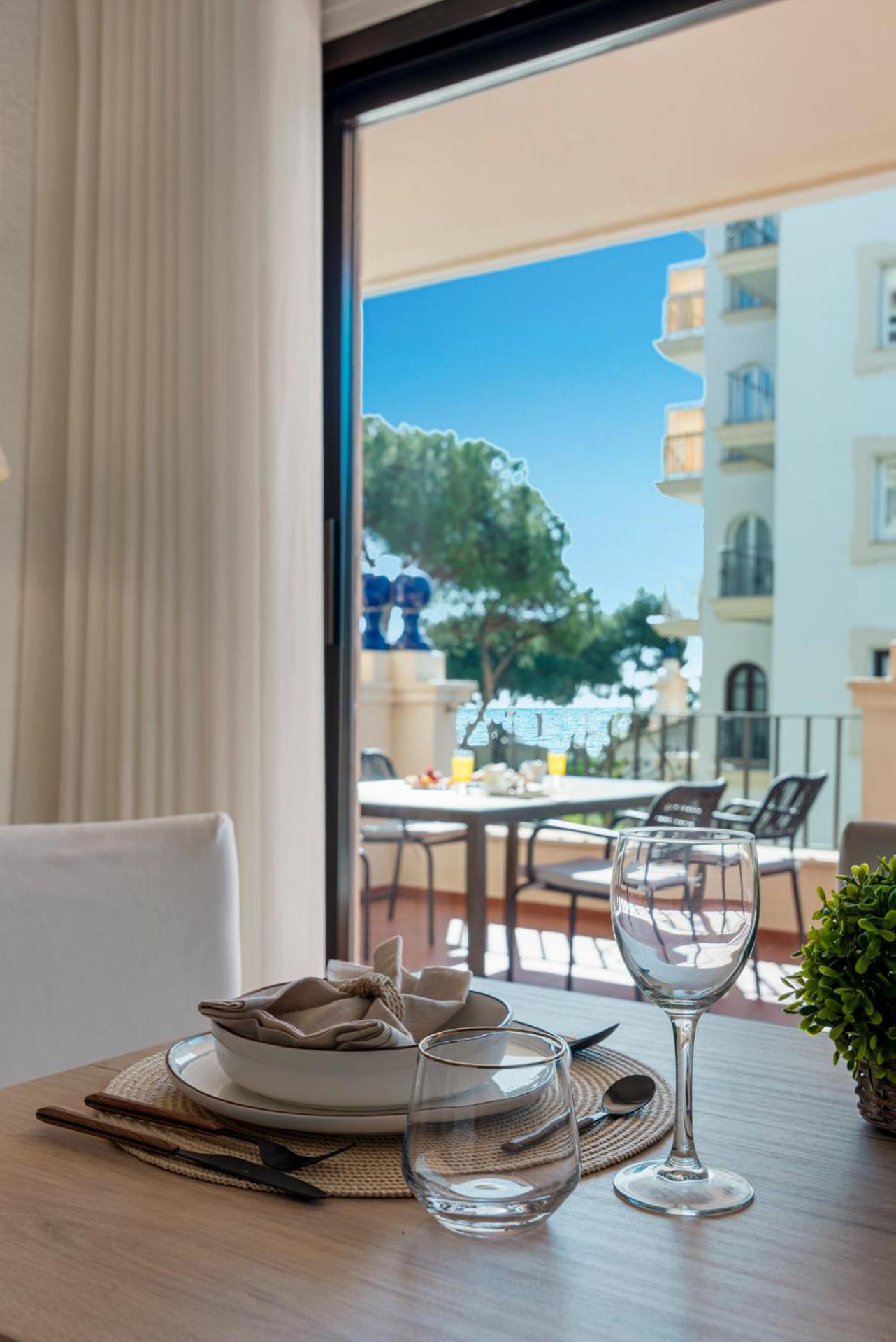 1 Bedroom In Andalucia Del Mar - Puerto Banus *