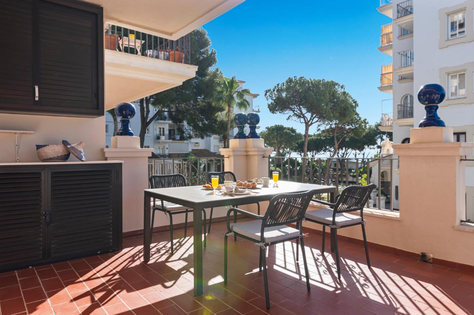 1 Bedroom In Andalucia Del Mar - Puerto Banus * Marbella