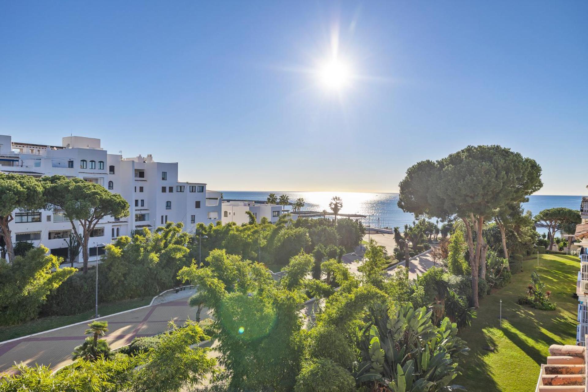 Apartment 1 Bedroom In Andalucia Del Mar - Puerto Banus