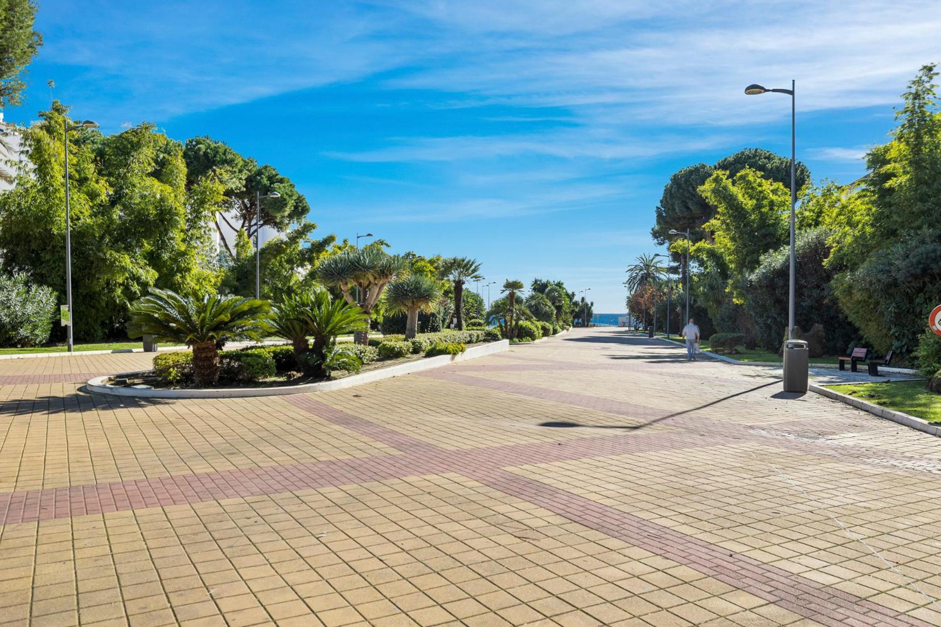 1 Bedroom In Andalucia Del Mar - Puerto Banus Marbella