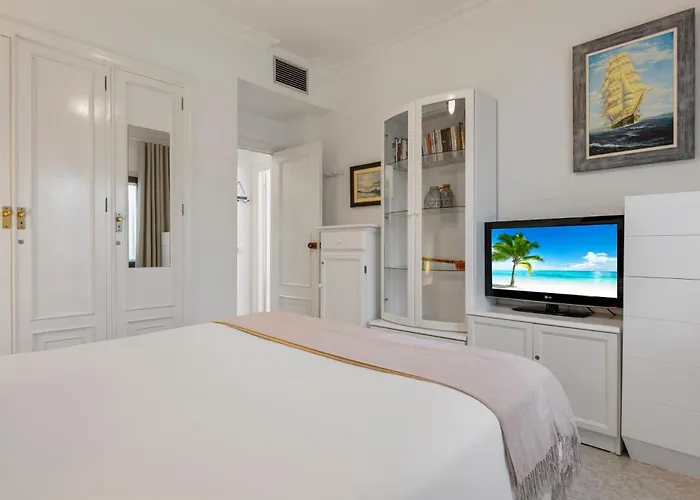 1 Bedroom Apartment in Andalucía del Mar - Puerto Banús